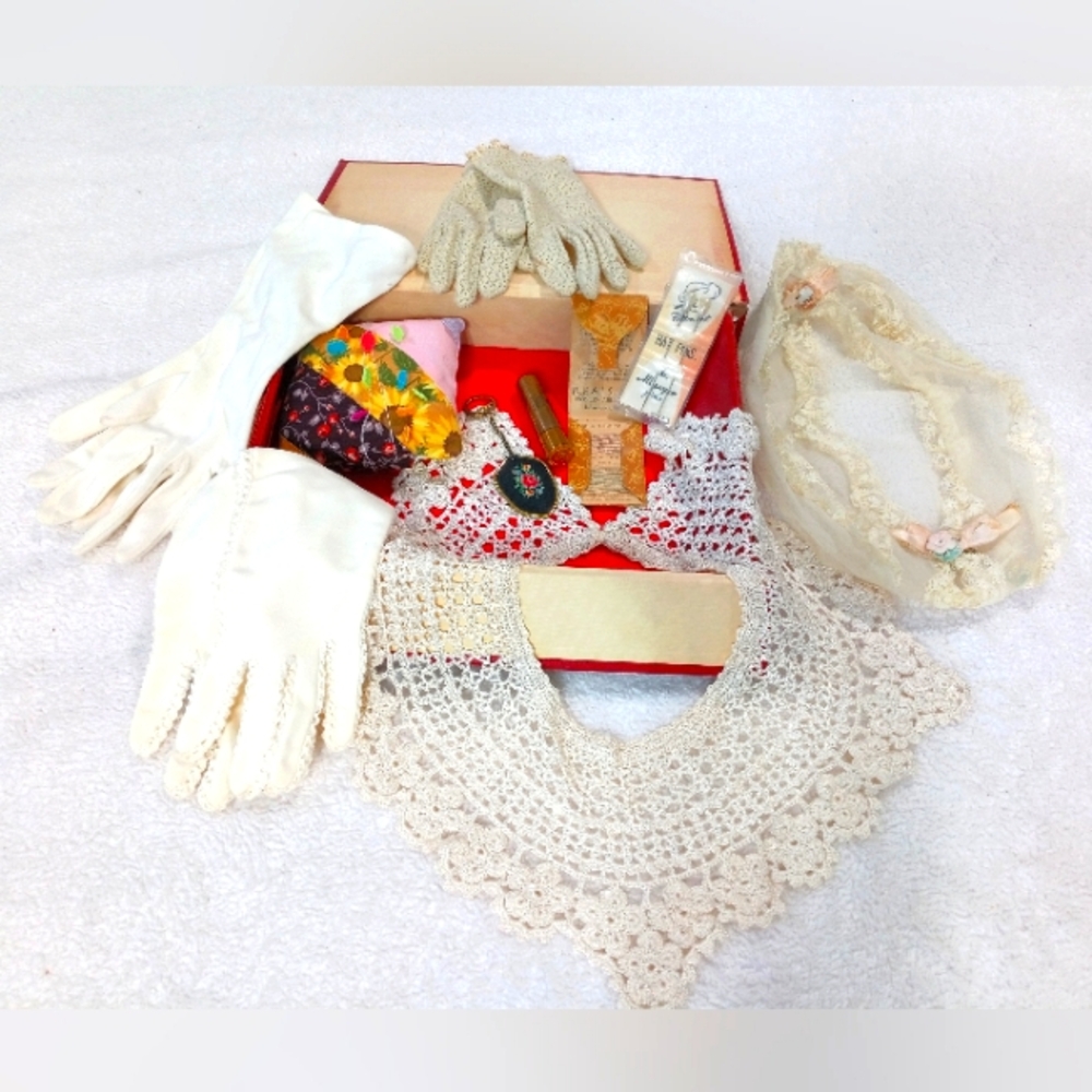 Antique Womens Vanity Set Box Vintage 11 Pieces